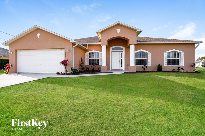 226 Manasota St in Ft. Myers, FL - Foto de edificio
