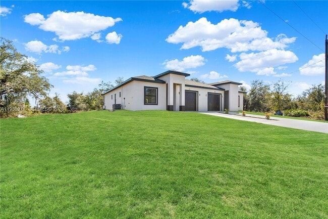 66 Organ St in Punta Gorda, FL - Building Photo - Building Photo