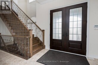 25 Munsie Dr in Nobleton, ON - Building Photo - Building Photo