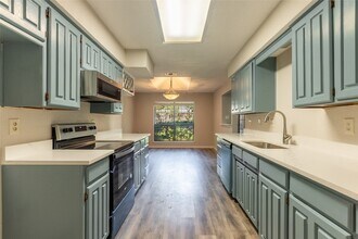 5201 Rustle Leaf Dr in Arlington, TX - Foto de edificio - Building Photo