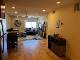 909 Reinli St, Unit 213 in Austin, TX - Building Photo