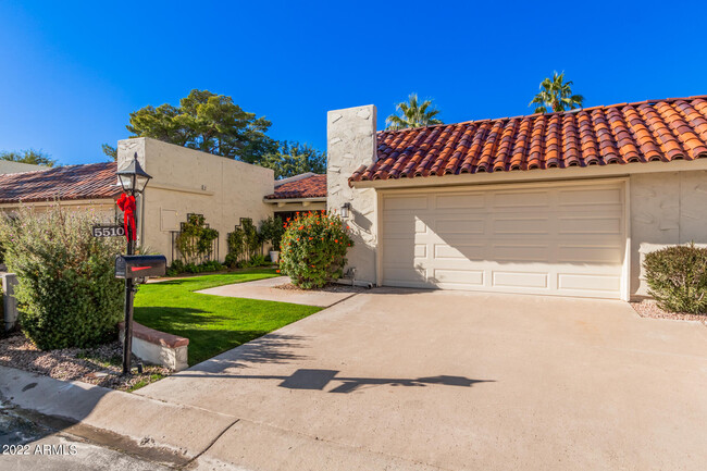 5510 N 71st St in Paradise Valley, AZ - Foto de edificio - Building Photo