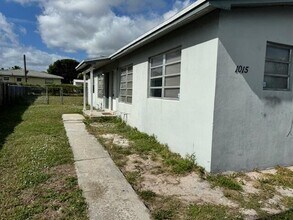 1015 Avenue I in Riviera Beach, FL - Building Photo - Building Photo