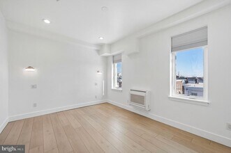 633 N 64th St in Philadelphia, PA - Building Photo - Building Photo