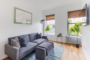 321 E 116th St in New York, NY - Building Photo