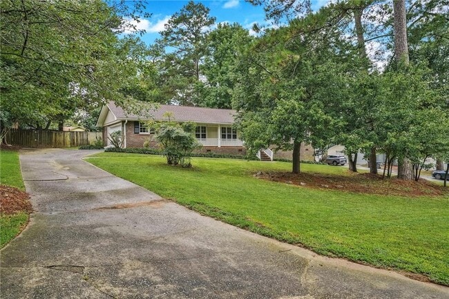 2041 Collinswood Dr