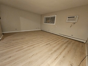 1243 Brown St in Des Plaines, IL - Building Photo - Building Photo