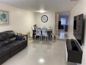 11436 NW 50th Terrace in Doral, FL - Building Photo - Building Photo