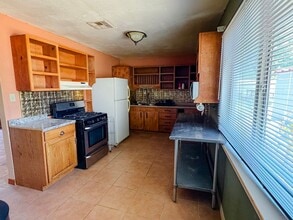 1104 Indian Wells Rd in Alamogordo, NM - Building Photo - Building Photo