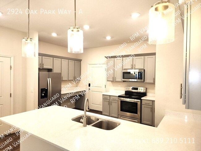 2924 Oak Park Way in Orlando, FL - Building Photo - Building Photo