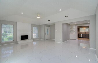 326 Fair Oak Dr in Stafford, TX - Building Photo - Building Photo