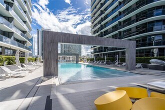 45 SW 9th St, Unit 4708 in Miami, FL - Building Photo - Building Photo