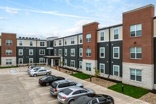 Greenwood Senior in Kansas City, MO - Building Photo