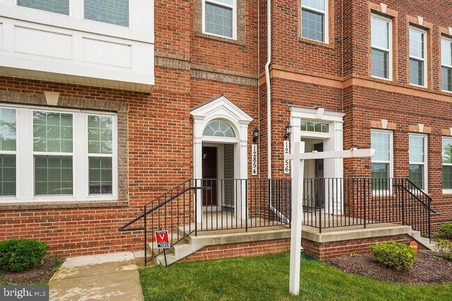 12854 Cloverleaf Center Drive in Germantown, MD - Foto de edificio - Building Photo