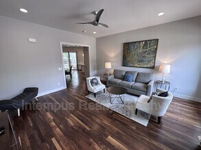 927 13th Ave S in Nashville, TN - Building Photo - Building Photo