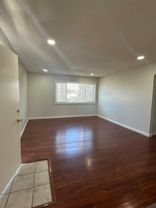 22877 Adrienne Ave in Moreno Valley, CA - Foto de edificio - Building Photo