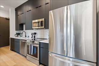 722 Mcferrin Ave in Nashville, TN - Foto de edificio - Building Photo