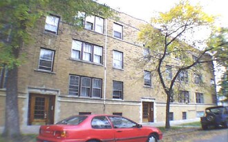 3935 W Wrightwood Ave Apartments