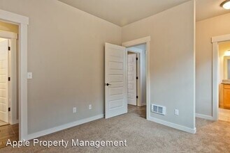 556 1/2 Prospect St in Seattle, WA - Building Photo - Building Photo