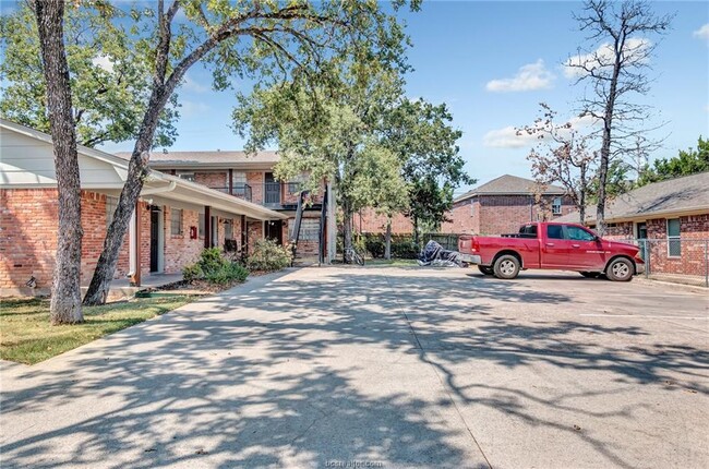 3906 Aspen St in Bryan, TX - Building Photo - Building Photo