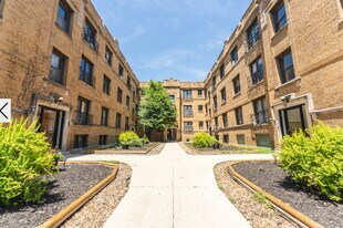 726 W Roscoe St, Unit 1 in Chicago, IL - Building Photo