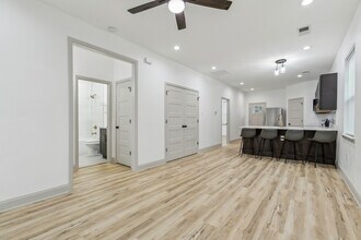 3923 Clematis St in New Orleans, LA - Building Photo - Building Photo