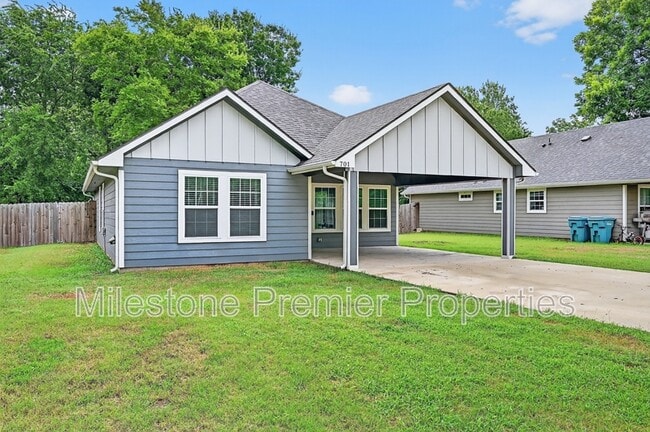 701 S Binkley St in Sherman, TX - Building Photo - Building Photo