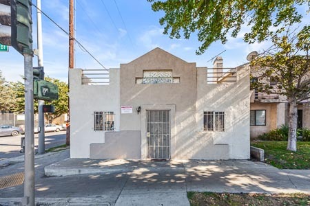 6796 N Paramount Blvd in Long Beach, CA - Building Photo - Building Photo