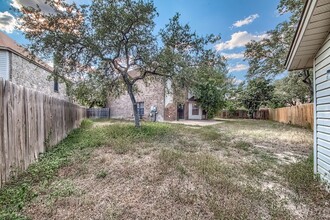 11911 Altamonte Oaks in San Antonio, TX - Building Photo - Building Photo