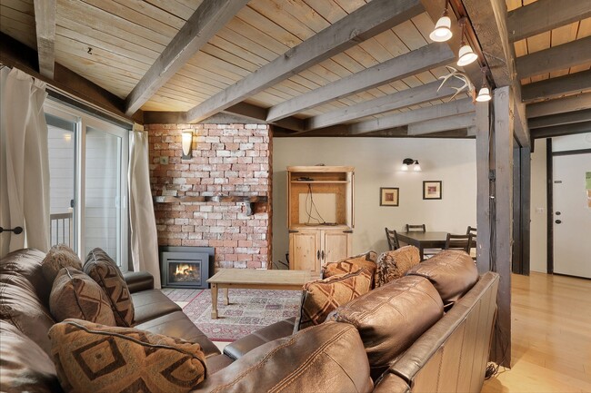 property at 2101 Lodgepole Cir