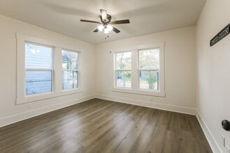 502 N Jones St in Baytown, TX - Building Photo - Building Photo