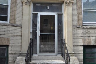 11 Saint Lukes Rd, Unit B in Boston, MA - Foto de edificio - Building Photo