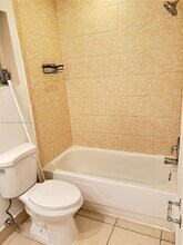 7370 SW 82nd St in Miami, FL - Building Photo - Building Photo