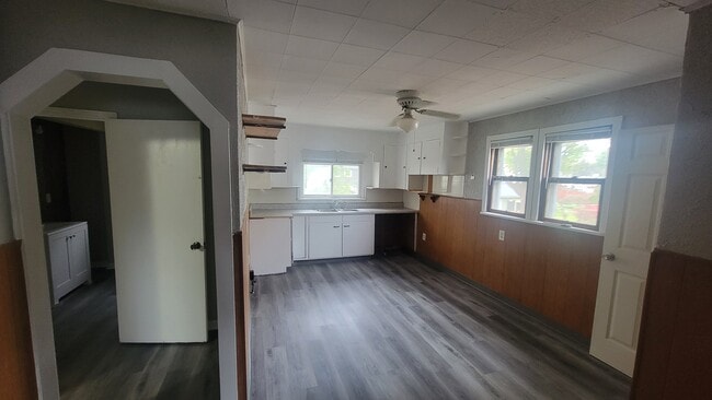 1292 Stratford St in Barberton, OH - Building Photo - Building Photo