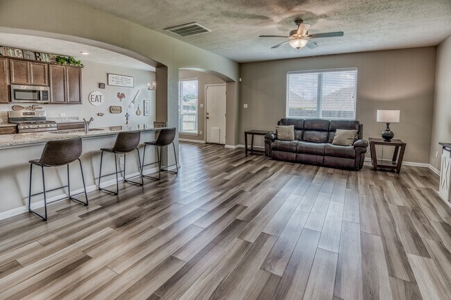 1011 Harvest Ln. in Brenham, TX - Building Photo - Building Photo