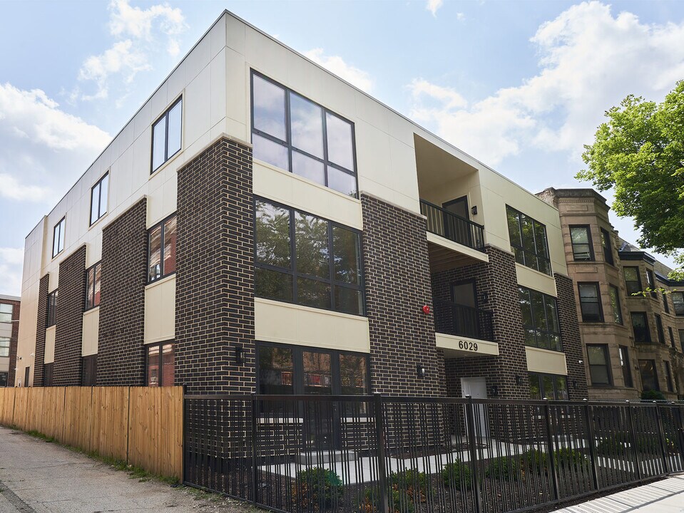 6029 S Champlain Ave in Chicago, IL - Building Photo