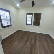 128 W 106th St in Los Angeles, CA - Building Photo - Building Photo