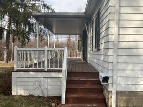 3661 E Lake Rd in Canandaigua, NY - Foto de edificio - Building Photo