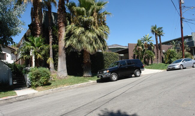 2137 Rockland Pl in La Canada Flintridge, CA - Foto de edificio - Building Photo