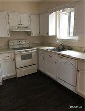 8 Parker St in Danbury, CT - Building Photo - Building Photo