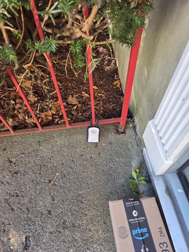 190 Lake Shore Rd, Unit 2 in Boston, MA - Foto de edificio - Building Photo