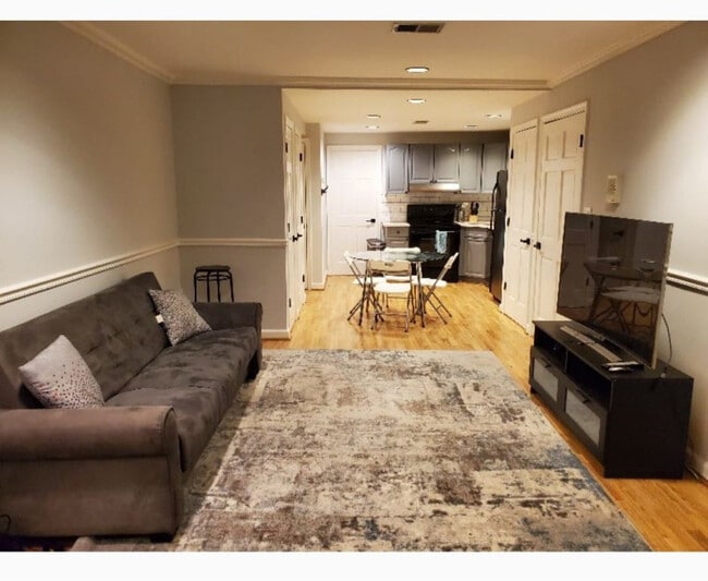 2919 North Capitol St NE