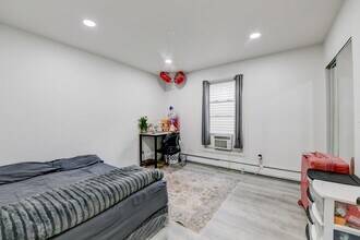 708 Garfield Ave in Jersey City, NJ - Building Photo - Building Photo