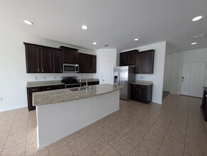 15303 Stone House Dr in Brooksville, FL - Building Photo - Building Photo