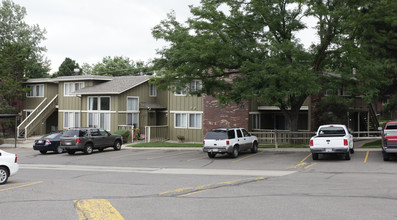 Ponderosa Ridge Condos in Lakewood, CO - Building Photo - Building Photo