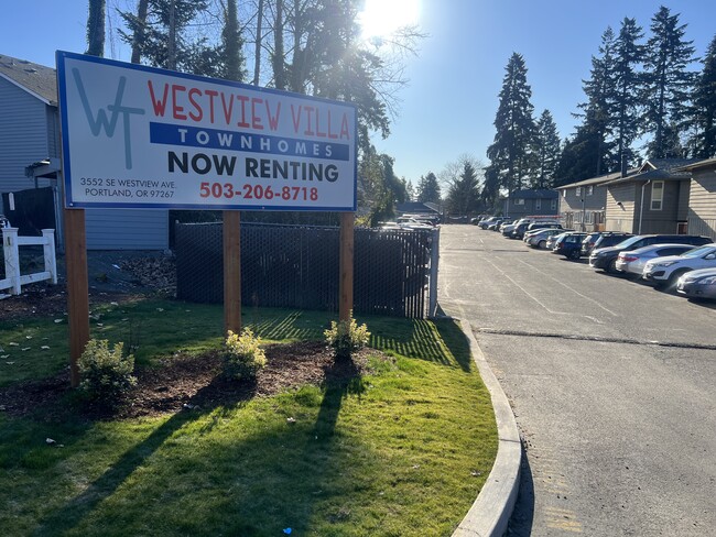 Westview Townhomes in Milwaukie, OR - Building Photo - Building Photo