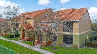 413 Fountainhead Cir in Kissimmee, FL - Building Photo