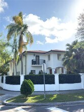 835 SW 22nd Rd in Miami, FL - Building Photo - Building Photo
