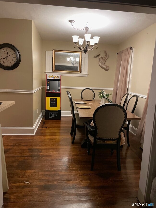 78 Helen St in Hamden, CT - Building Photo - Building Photo