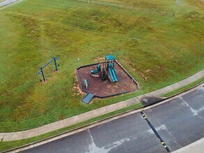 1093 Hartwell Rd in Locust Grove, GA - Building Photo - Building Photo